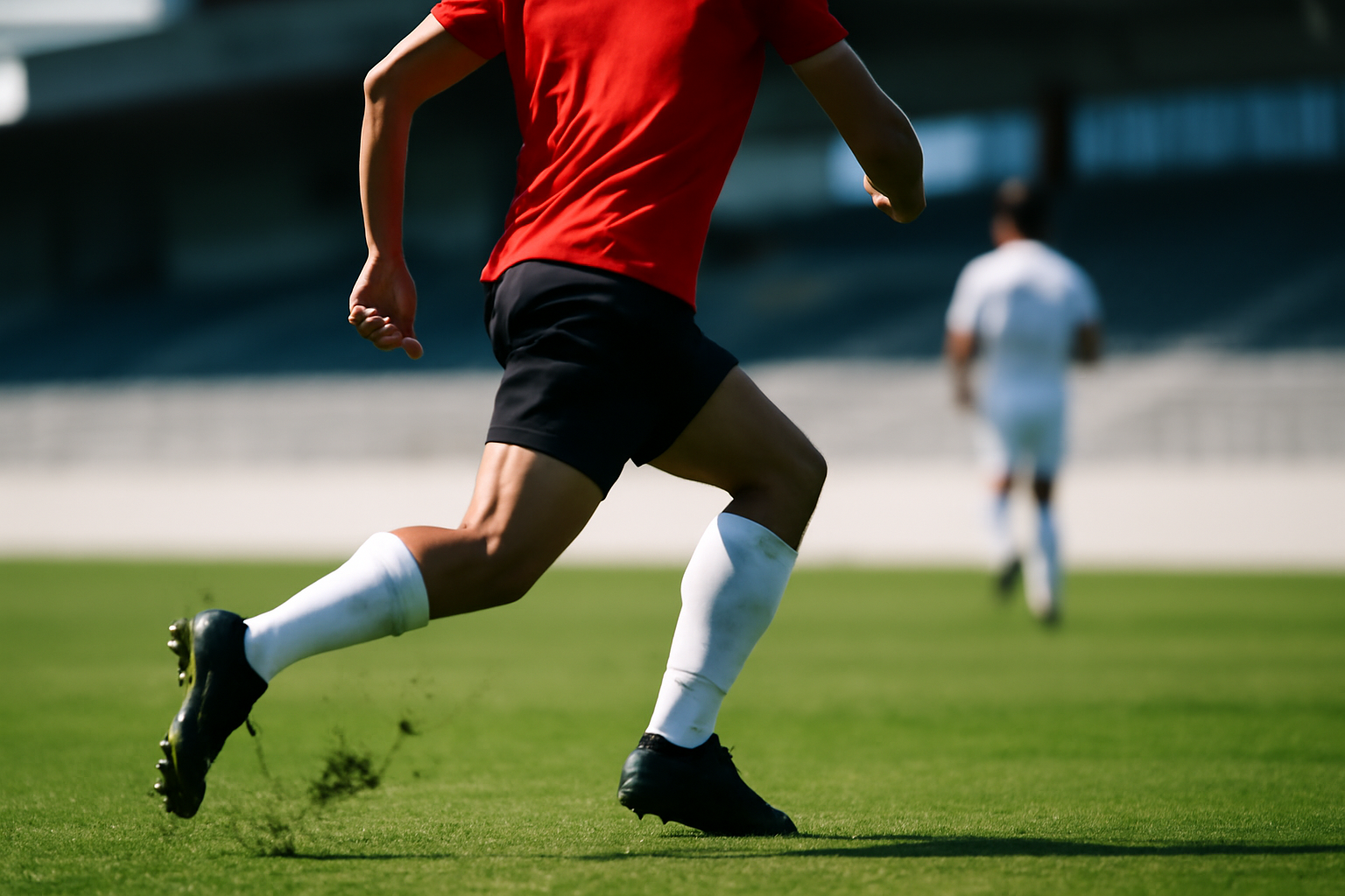Illustration for Full-back urged to pick Manchester United over Premier League rivals