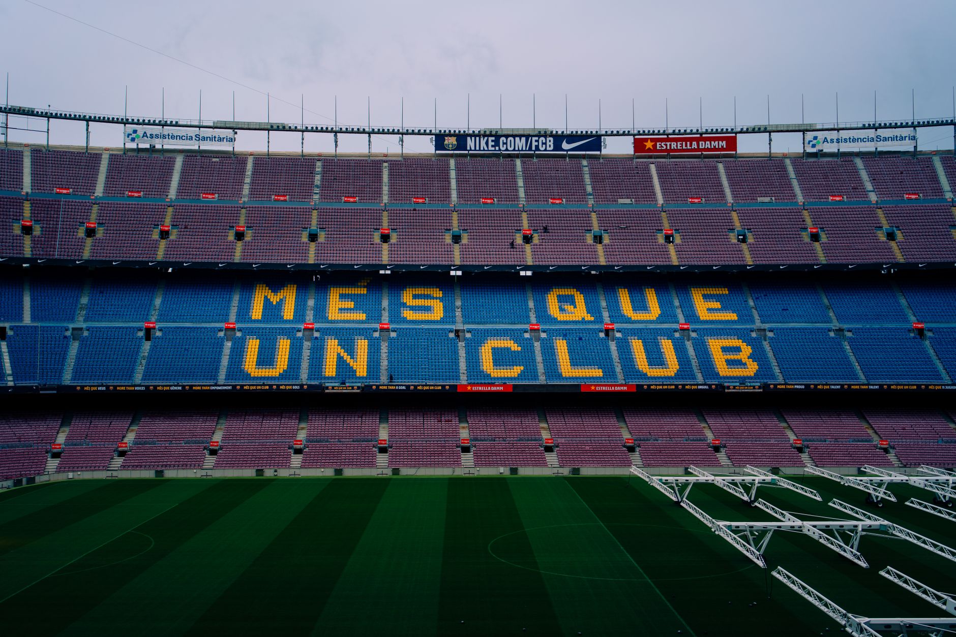 Illustration for LA Galaxy sign ex-Barcelona midfielder Sergi Roberto